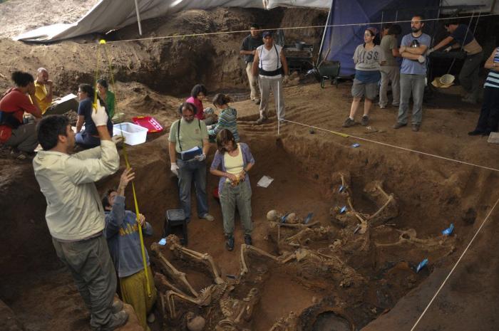 Twitter se indigna con la exaltación de Franco de una pareja de 'First Dates'