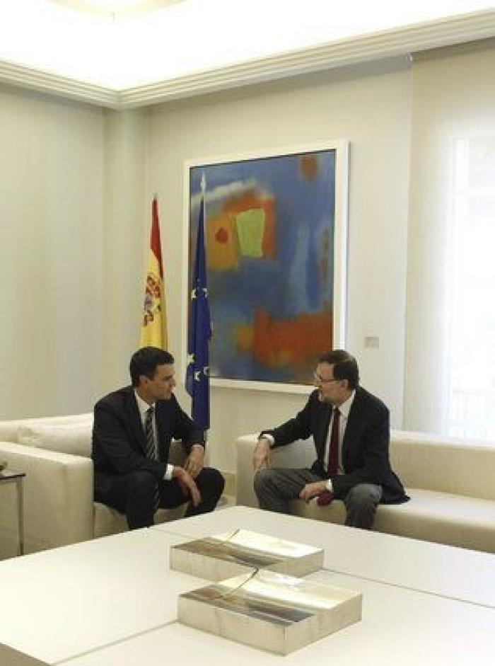Pedro Sánchez se topa con el primer "no" de Rajoy, que rechaza la España federal