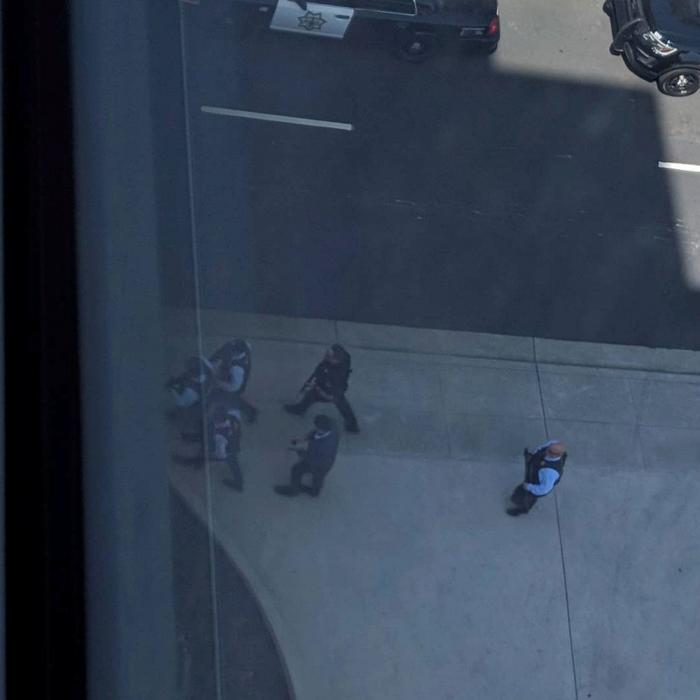 Una mujer armada hiere a tres personas y se suicida en las oficinas de Youtube