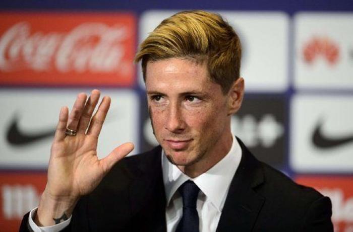 Fernando Torres vuelve a vestir de rojiblanco ante 40.000 aficionados (FOTOS)
