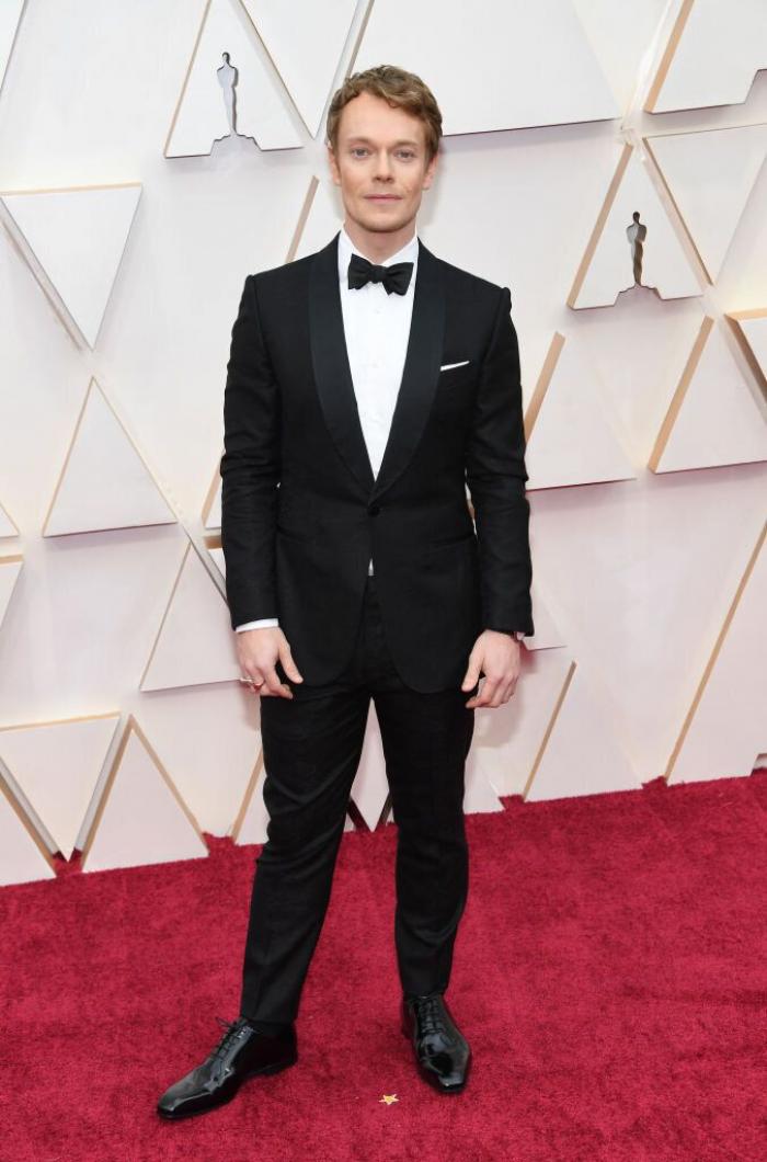 Brad Pitt gana el Oscar, pero patina con el discurso