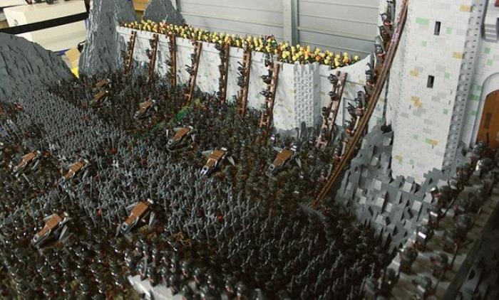 'Las dos torres' de 'El señor de los anillos', en 150.000 piezas de Lego (FOTOS, VÍDEO)