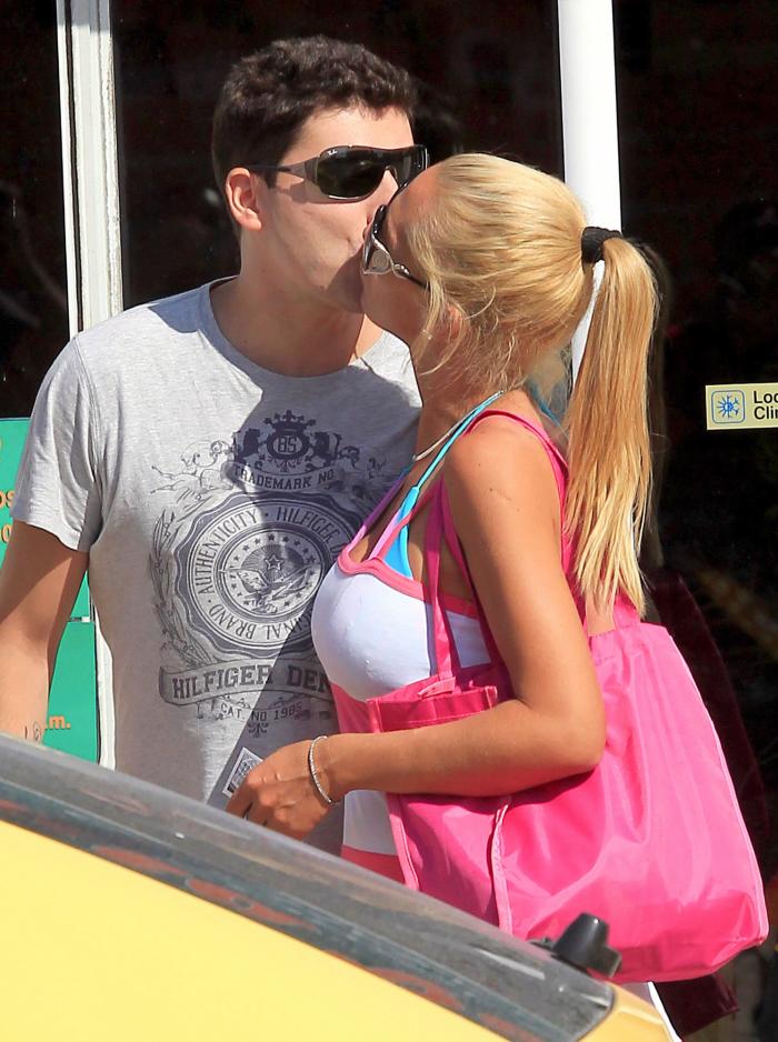 Durísimas críticas a 'Viva la Vida' por lo que se ha visto tras la muerte de Fran Álvarez: "Esto es asqueroso"