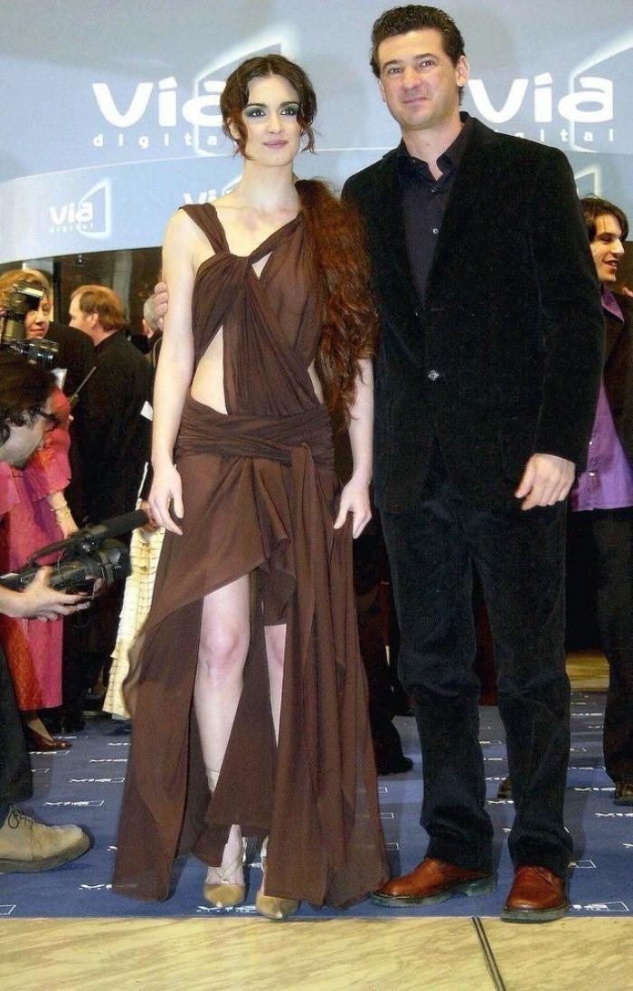 Paz Vega demuestra que se puede seguir llevando bañador en otoño