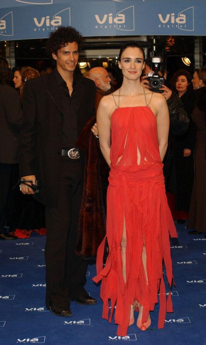 Paz Vega demuestra que se puede seguir llevando bañador en otoño