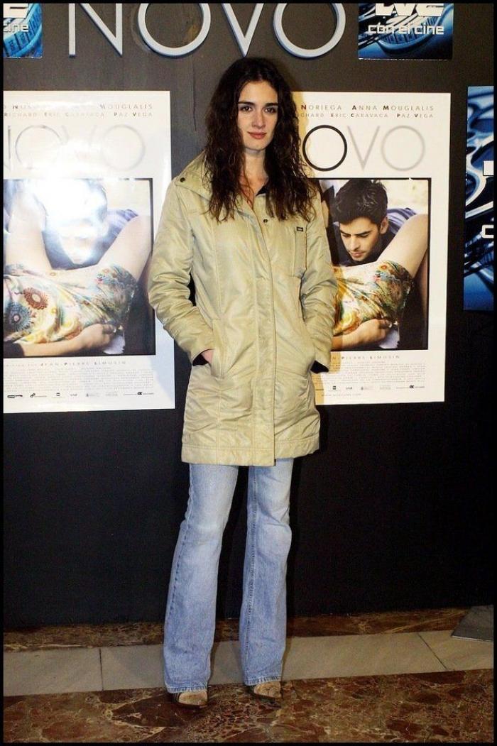 Paz Vega demuestra que se puede seguir llevando bañador en otoño