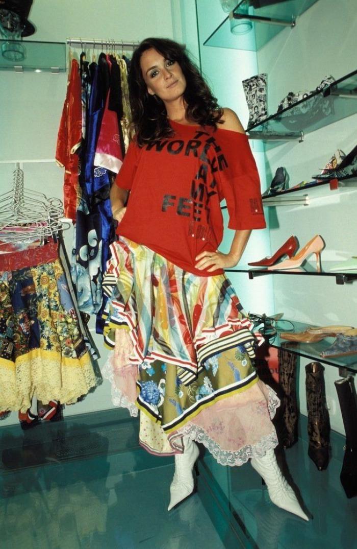 Paz Vega demuestra que se puede seguir llevando bañador en otoño