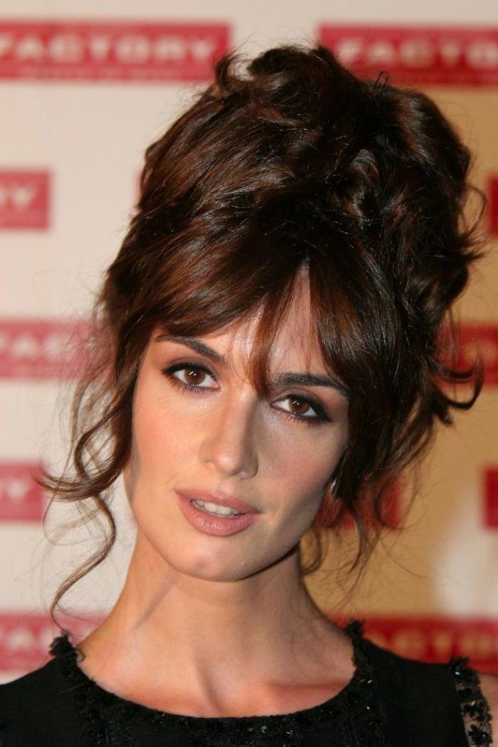 Paz Vega demuestra que se puede seguir llevando bañador en otoño