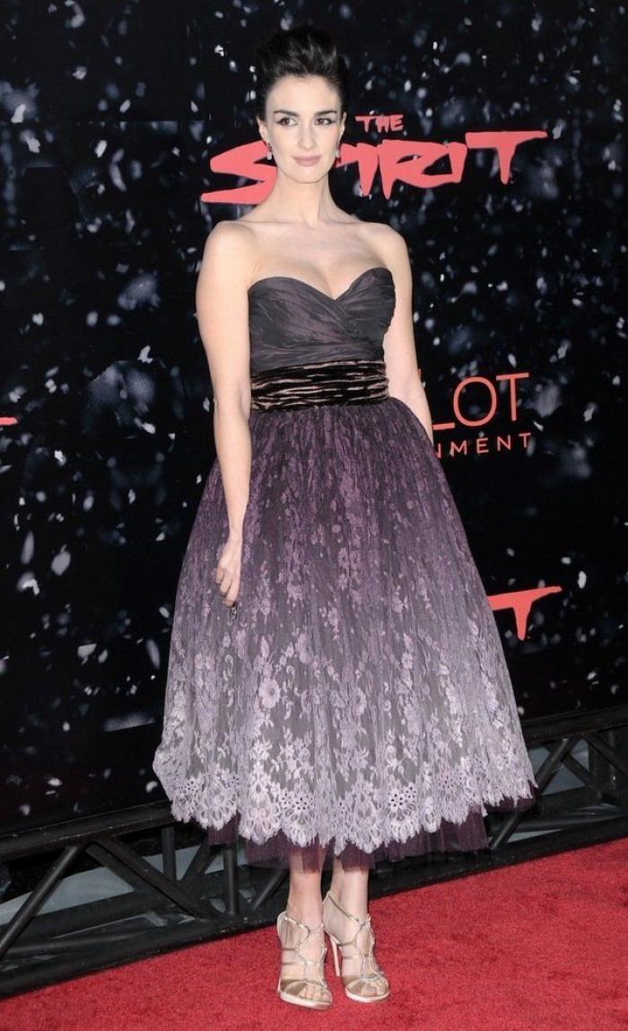 Paz Vega demuestra que se puede seguir llevando bañador en otoño