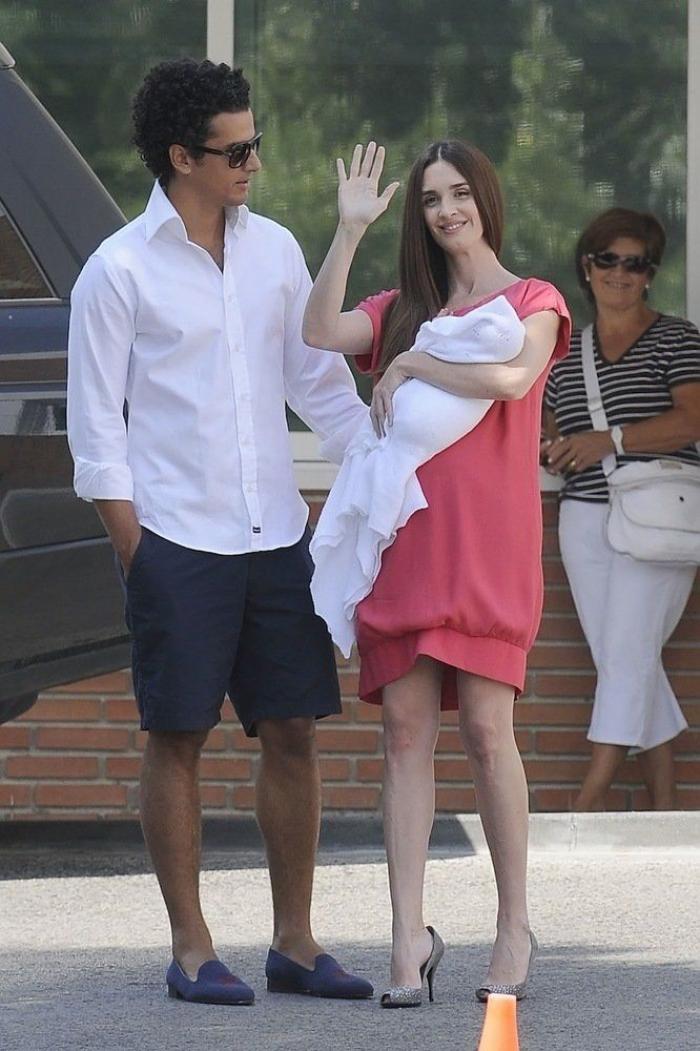 Paz Vega demuestra que se puede seguir llevando bañador en otoño