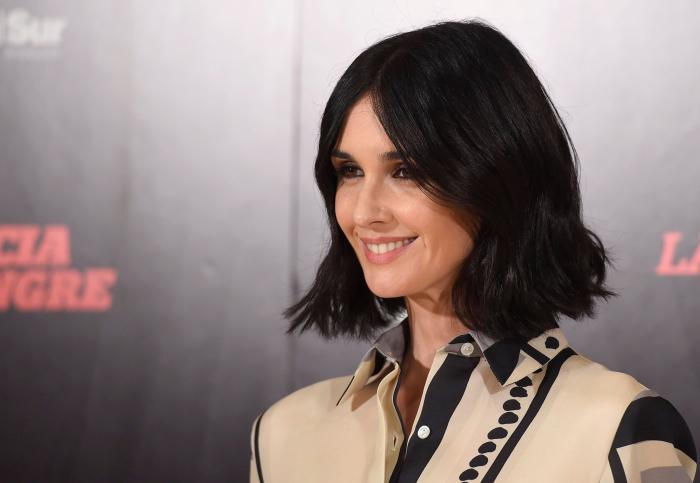 Paz Vega demuestra que se puede seguir llevando bañador en otoño