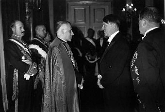 Amazon retoca el icono de su app tras las comparaciones con Hitler