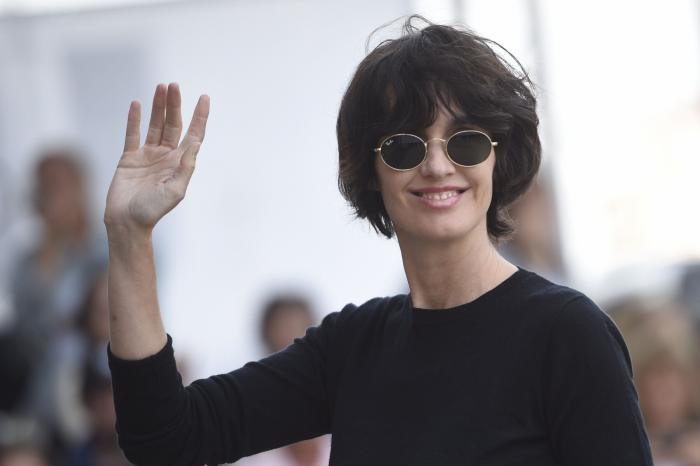 Paz Vega demuestra que se puede seguir llevando bañador en otoño