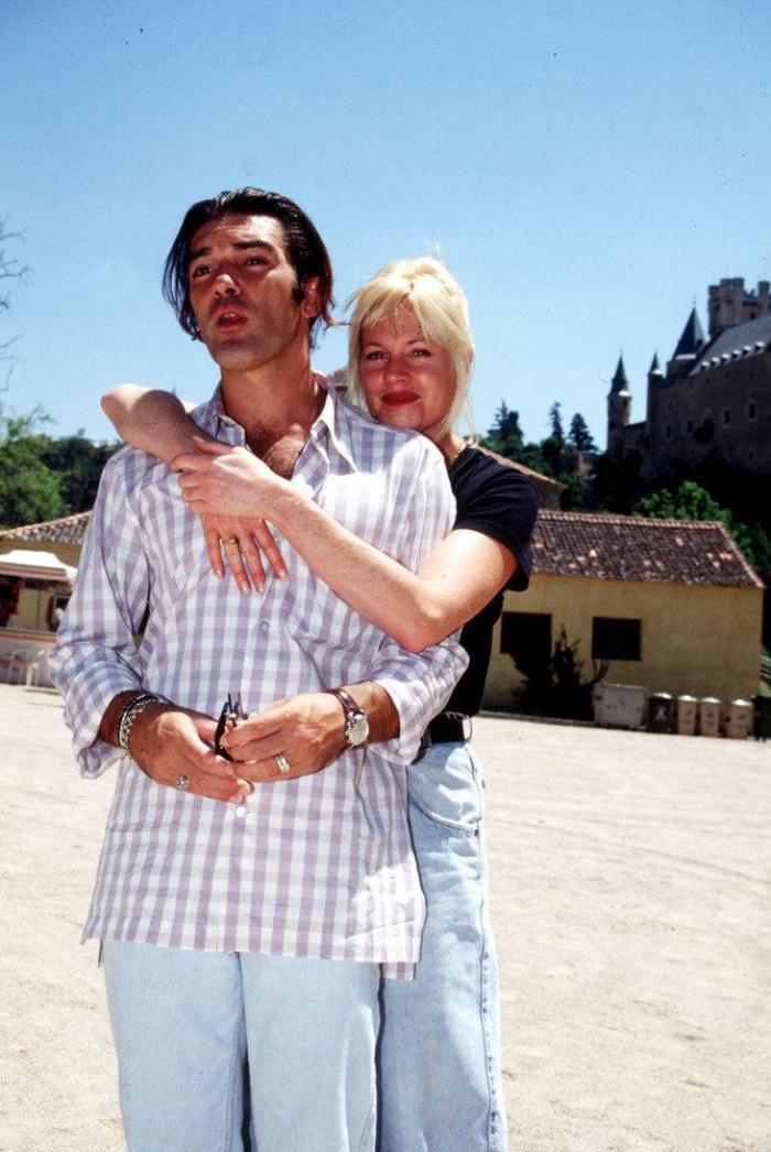 La insólita amistad de Antonio Banderas y Joaquín Sabina: "En recuerdo de un mes de mar, porros y vino"