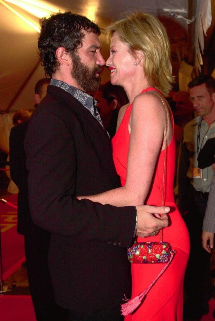 La insólita amistad de Antonio Banderas y Joaquín Sabina: "En recuerdo de un mes de mar, porros y vino"