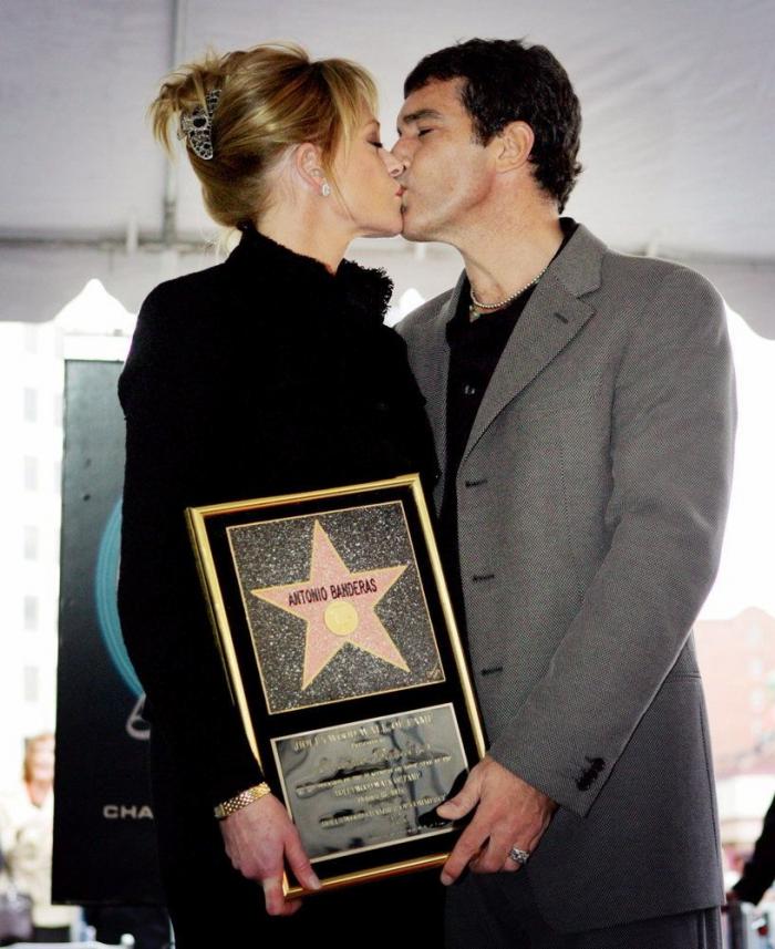 La insólita amistad de Antonio Banderas y Joaquín Sabina: "En recuerdo de un mes de mar, porros y vino"