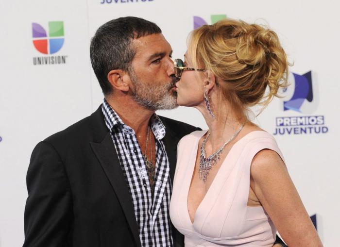 La insólita amistad de Antonio Banderas y Joaquín Sabina: "En recuerdo de un mes de mar, porros y vino"