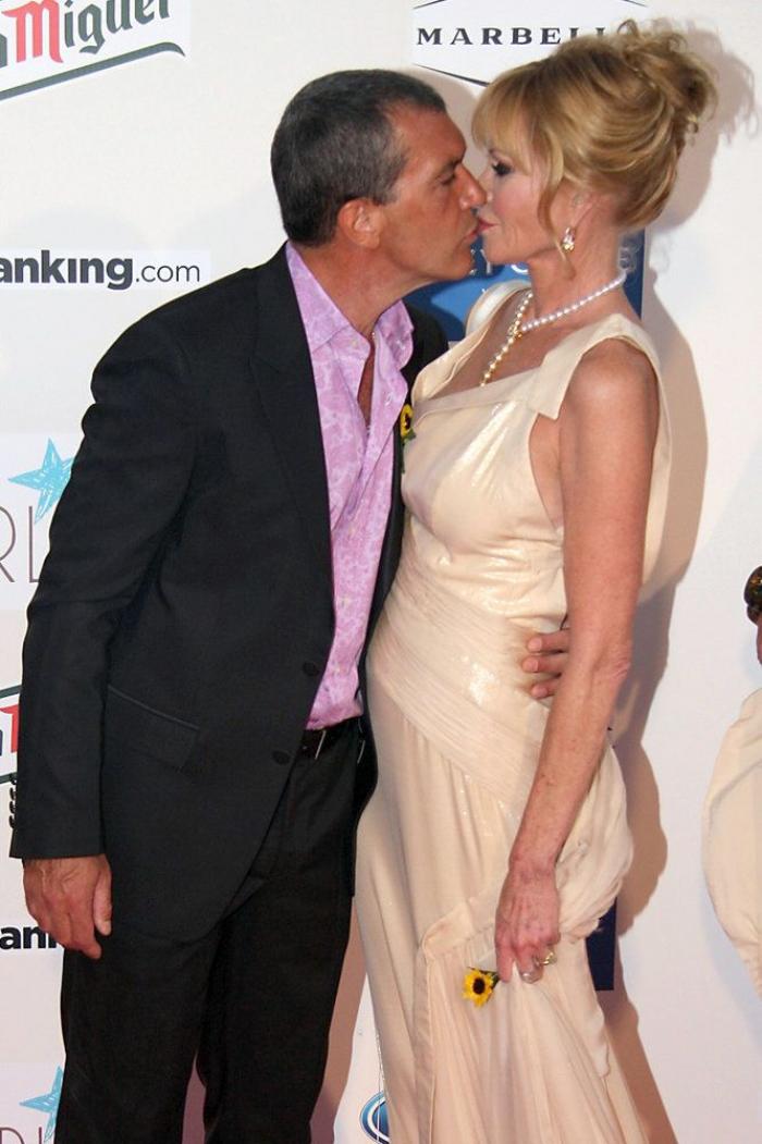 La insólita amistad de Antonio Banderas y Joaquín Sabina: "En recuerdo de un mes de mar, porros y vino"