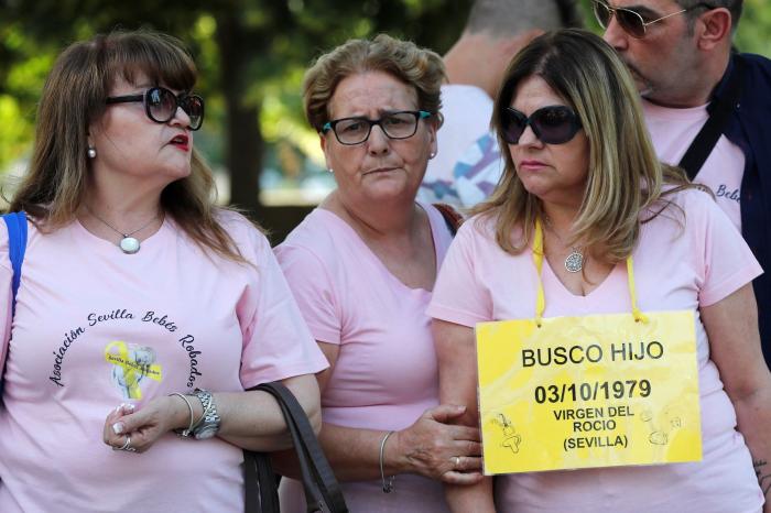 “Busco a mi gemelo”: la lucha de una familia por descubrir si su hermano fue un bebé robado