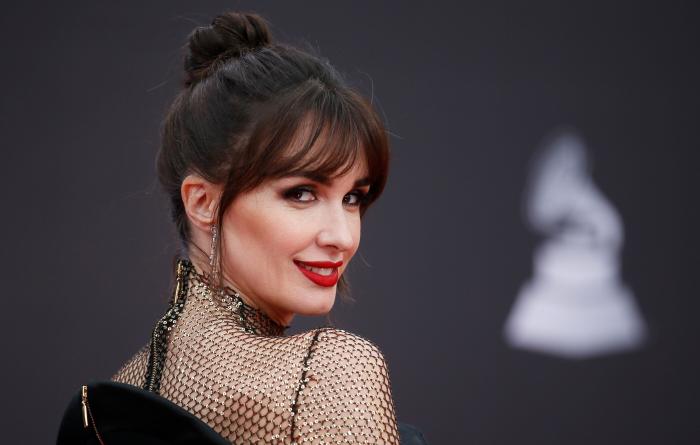 Paz Vega demuestra que se puede seguir llevando bañador en otoño
