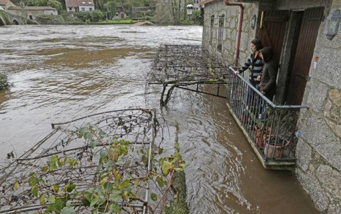 El mensaje de una reportera tras equivocarse en un directo que no deja de recibir aplausos