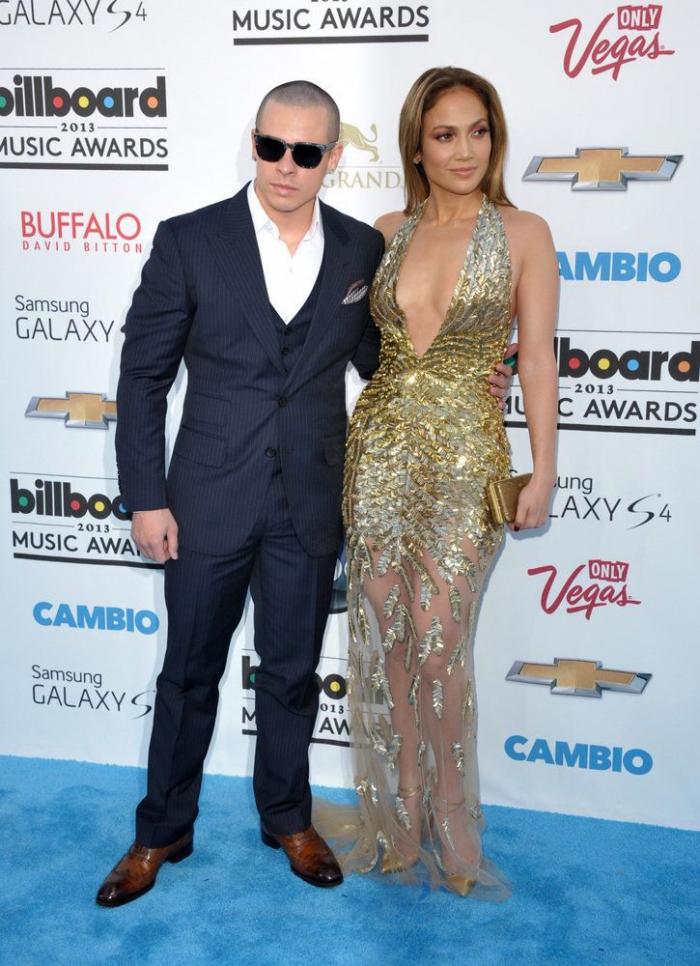 Premios Billboard 2013: alfombra roja con vestidos de escotes rarunos y Madonna sin pantalones (FOTOS)