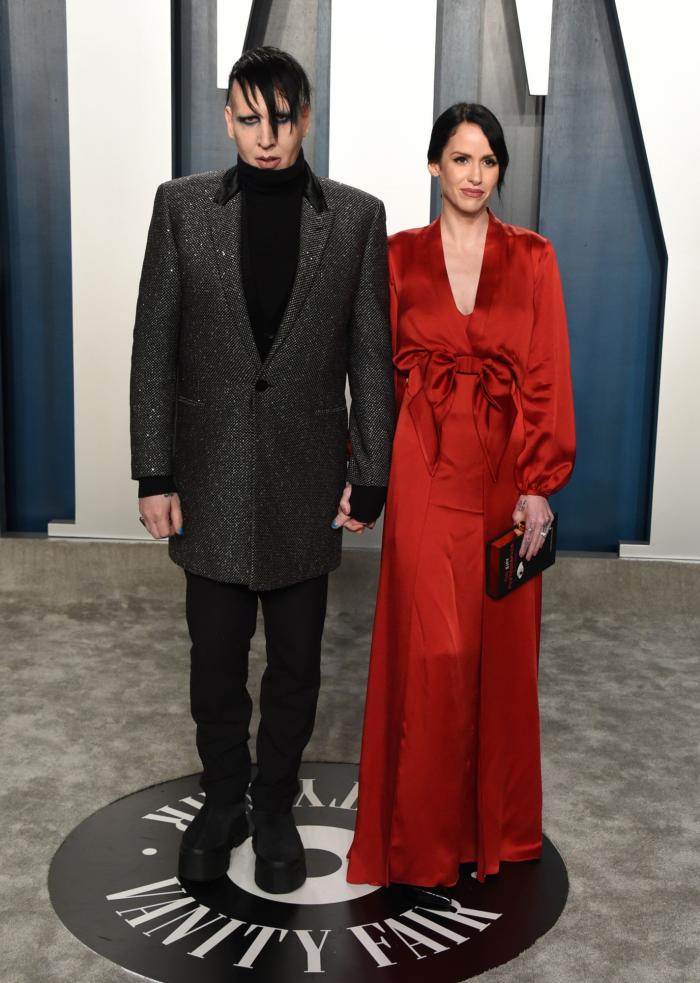El no-vestido de Emily Ratajkowski y otros 'looks' de la fiesta Vanity Fair tras los Oscar