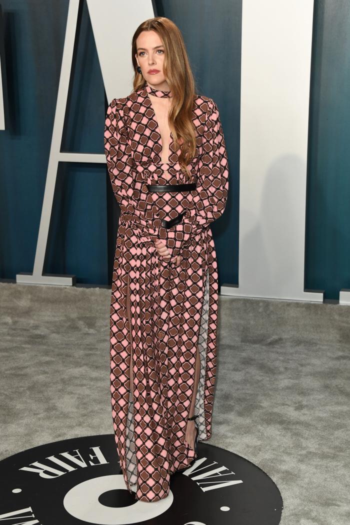 El no-vestido de Emily Ratajkowski y otros 'looks' de la fiesta Vanity Fair tras los Oscar