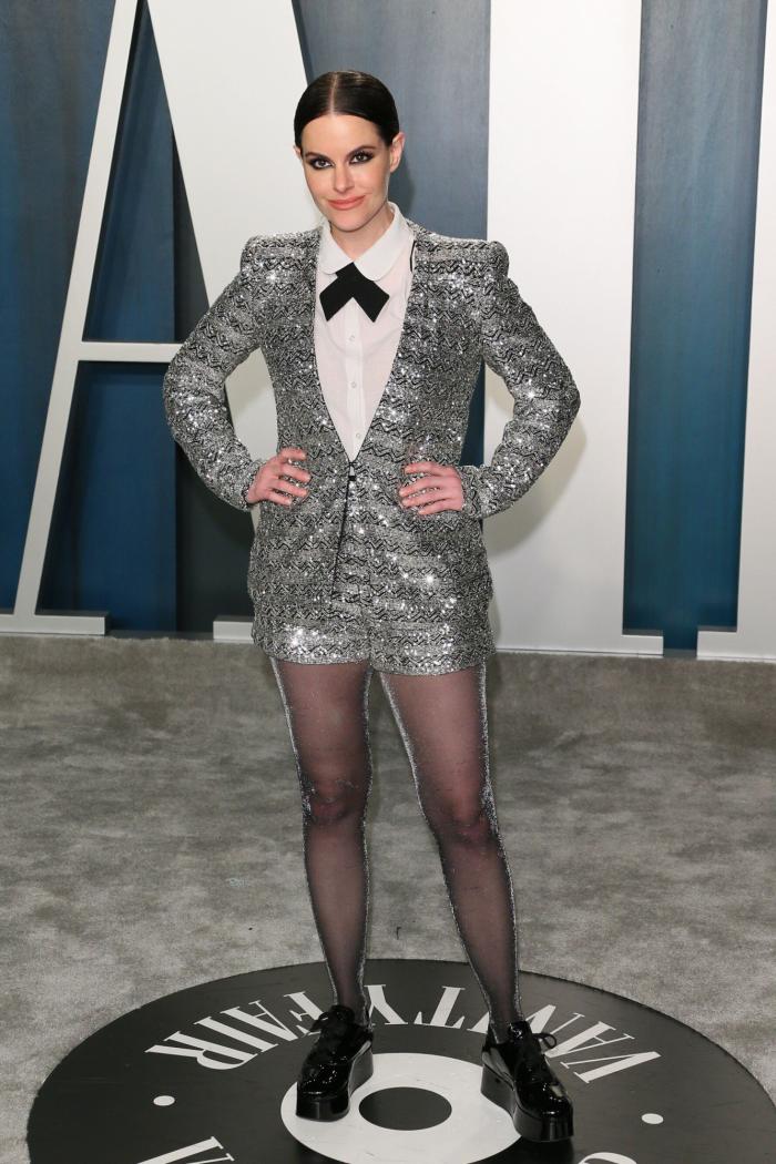 El no-vestido de Emily Ratajkowski y otros 'looks' de la fiesta Vanity Fair tras los Oscar