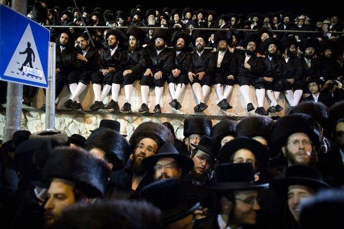 Polémica en Nueva York: se filtran vídeos de una boda judía secreta con más de 7.000 personas sin mascarillas