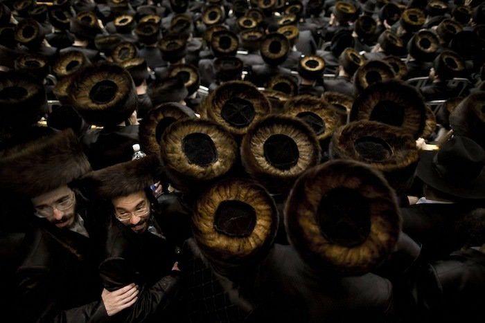 Polémica en Nueva York: se filtran vídeos de una boda judía secreta con más de 7.000 personas sin mascarillas