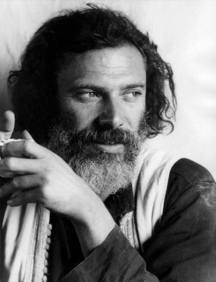 Georges Moustaki muere: el cantautor francés ha muerto a los 79 años (FOTOS, VÍDEOS)