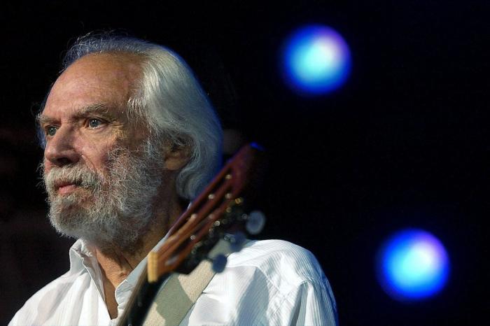 Georges Moustaki muere: el cantautor francés ha muerto a los 79 años (FOTOS, VÍDEOS)
