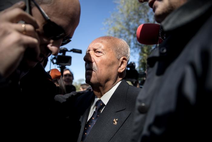 Le preguntan a un historiador por los franquistas que quedan y su respuesta en TVE es memorable