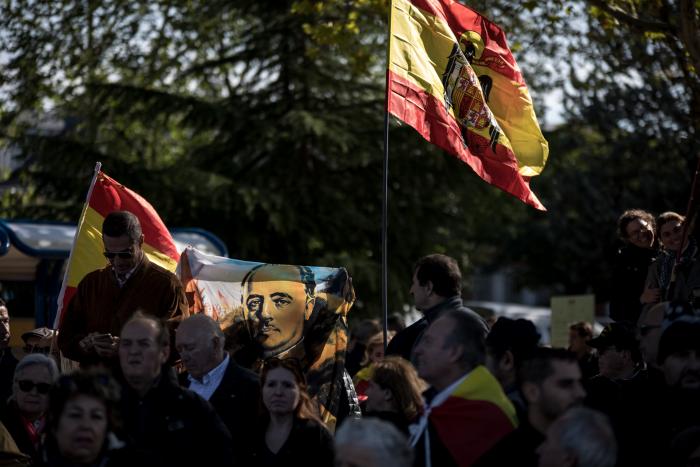 Le preguntan a un historiador por los franquistas que quedan y su respuesta en TVE es memorable
