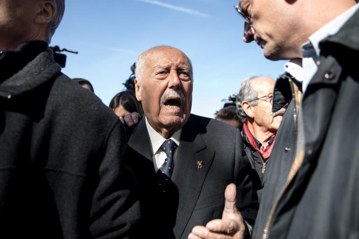 Le preguntan a un historiador por los franquistas que quedan y su respuesta en TVE es memorable