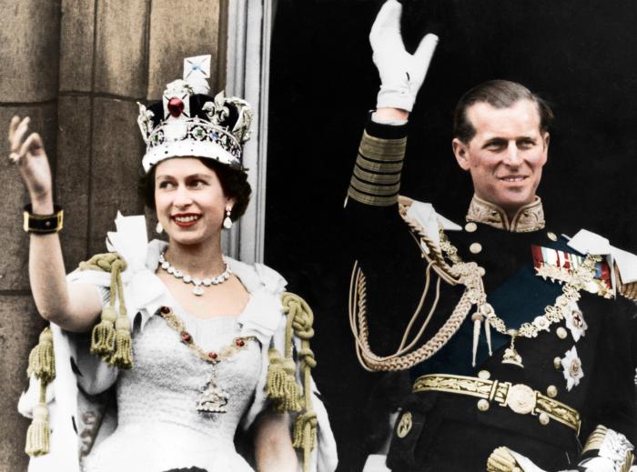 Los médicos prohíben a Isabel II que beba alcohol