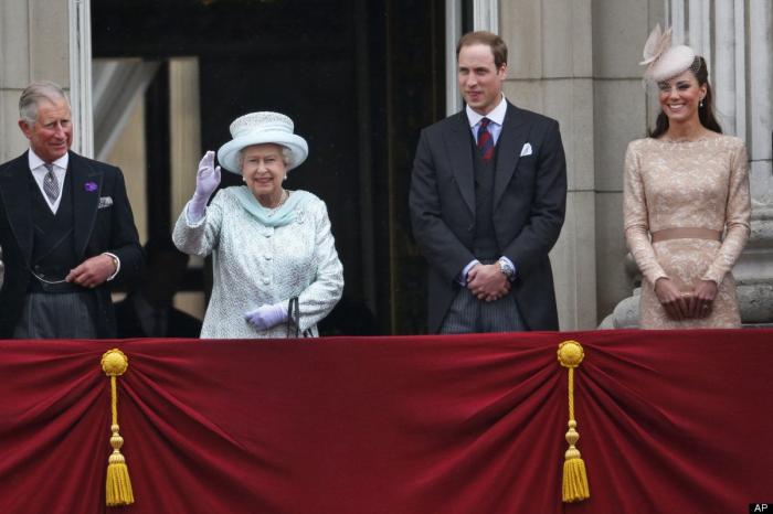 Los médicos prohíben a Isabel II que beba alcohol