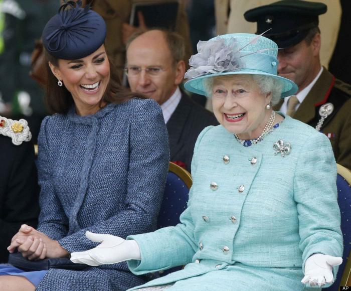 Los médicos prohíben a Isabel II que beba alcohol