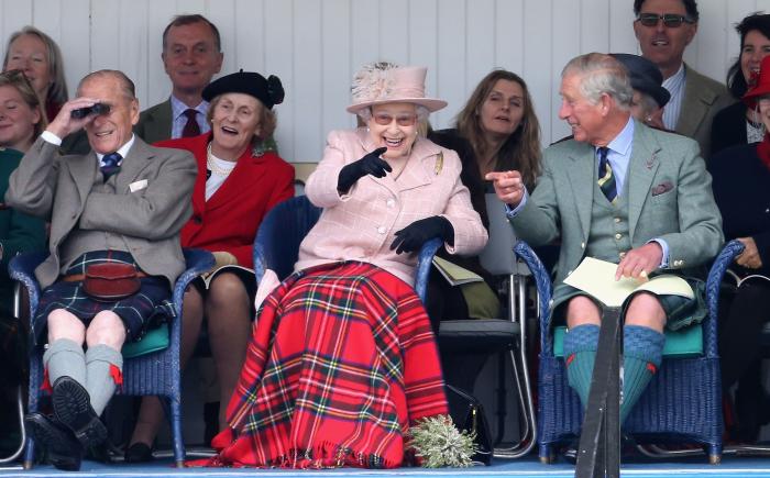Los médicos prohíben a Isabel II que beba alcohol