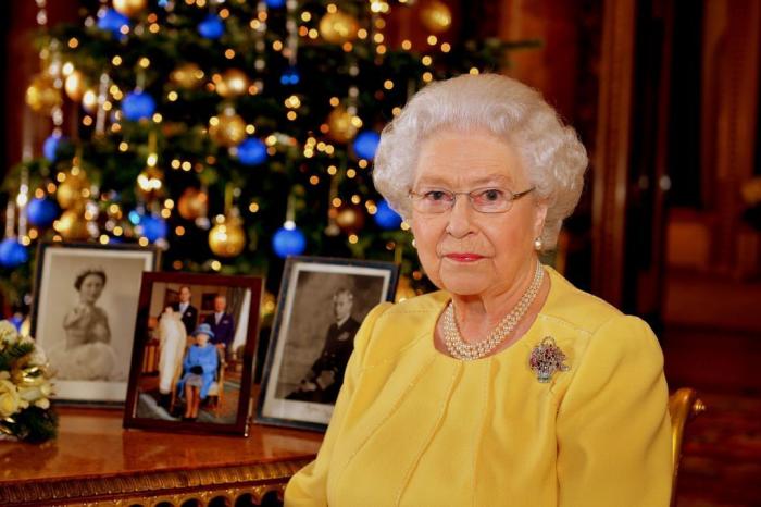 Los médicos prohíben a Isabel II que beba alcohol
