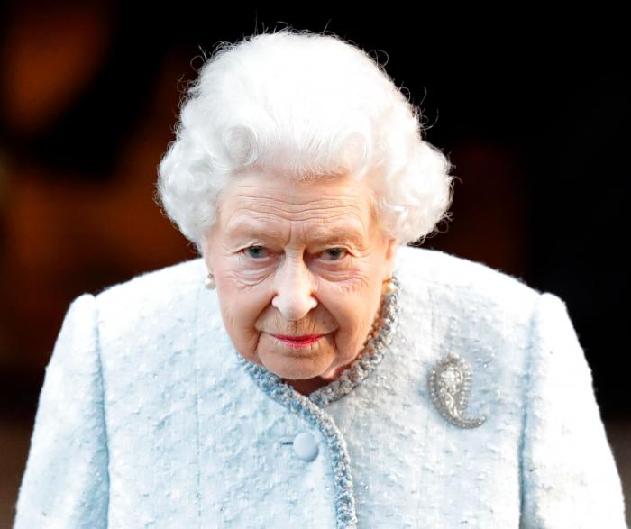 Los médicos prohíben a Isabel II que beba alcohol