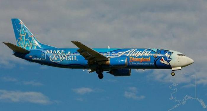 Así ha tenido que ir una mujer con discapacidad al baño de un avión: "Inaceptable"