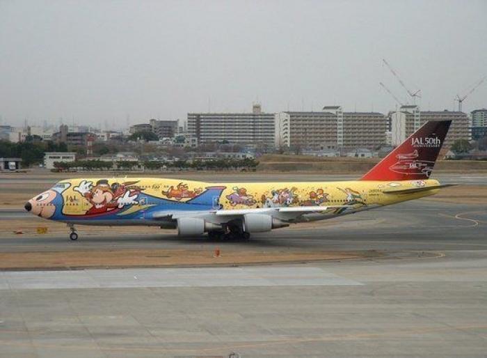 Así ha tenido que ir una mujer con discapacidad al baño de un avión: "Inaceptable"