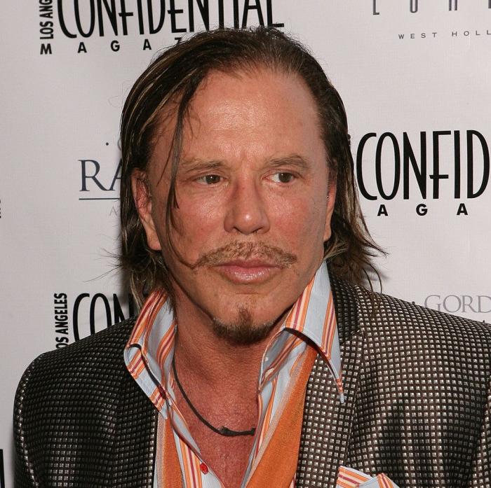 Bradley Cooper cambia de 'look' y no le queda nada bien