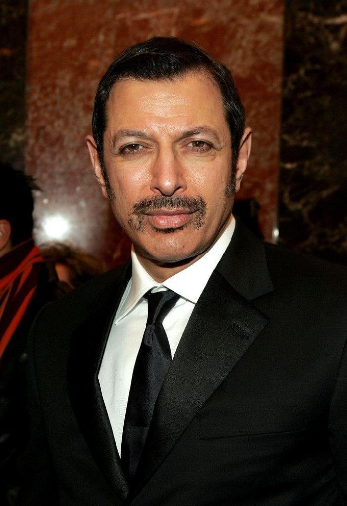 Bradley Cooper cambia de 'look' y no le queda nada bien