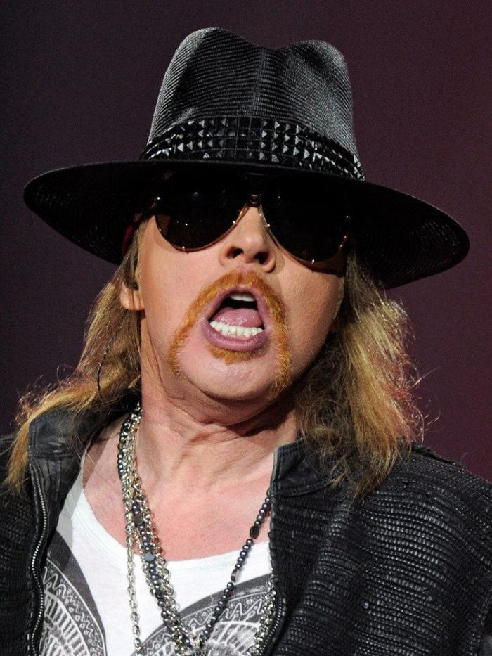 Bradley Cooper cambia de 'look' y no le queda nada bien