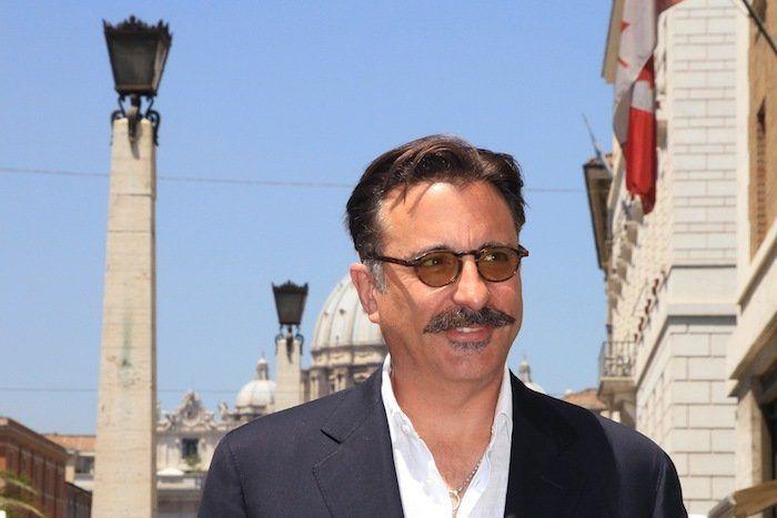 Bradley Cooper cambia de 'look' y no le queda nada bien