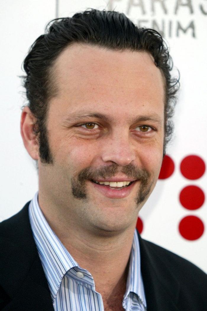 Bradley Cooper cambia de 'look' y no le queda nada bien