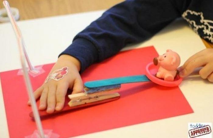 El mejor regalo para un bebé... siempre es el envoltorio (VÍDEO)